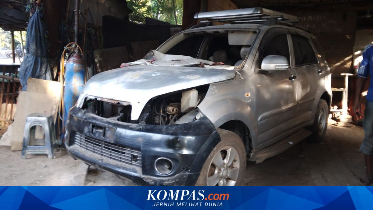 Cat Mobil Rusak Kena Cairan Kimia, Segini Biaya Perbaikannya