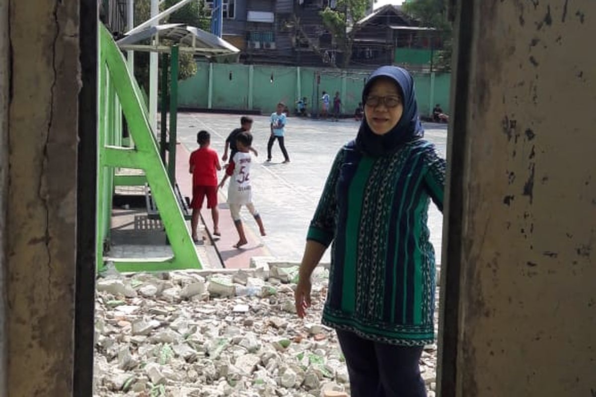 Tembok bangunan diklat P2KPTK2 Jakarta Barat dijebol Sabtu (2/11/2019) atas seizin Dinas Pendidikan DKI Jakarta.