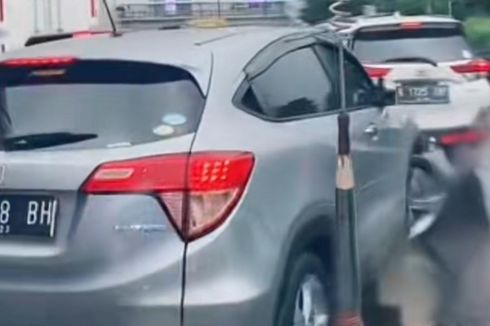 Video Viral Aksi Heroik Honda HR-V Buka Jalan untuk Ambulans