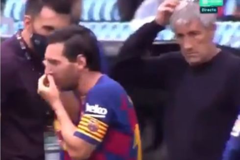 VIDEO - Messi Acuhkan Asisten Quique Setien
