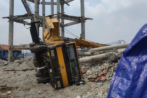 Truk Crane Proyek Jatuh Timpa Rumah di Depok, Siswi 12 Tahun Terimpit Beton