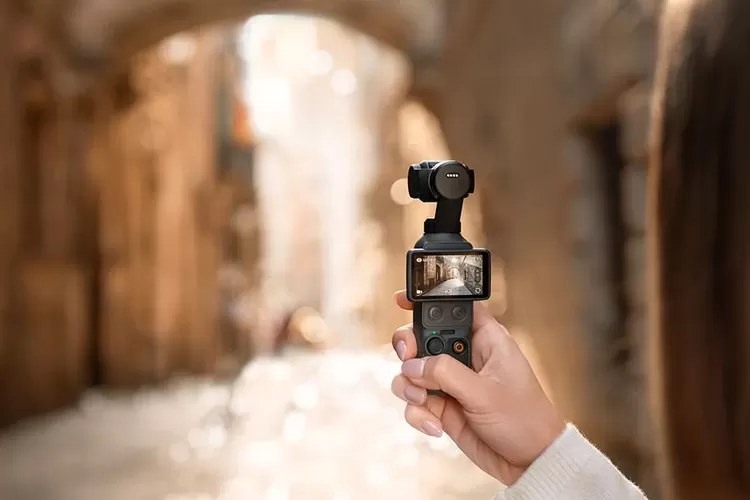 DJI Osmo Pocket 4 