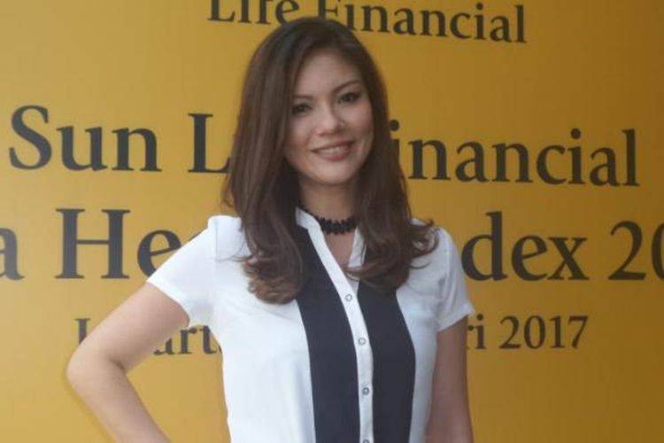 Aline Adita diabadikan di Locanda, Jalan Jenderal Sudirman, Jakarta Selatan, Selasa (24/1/2017)