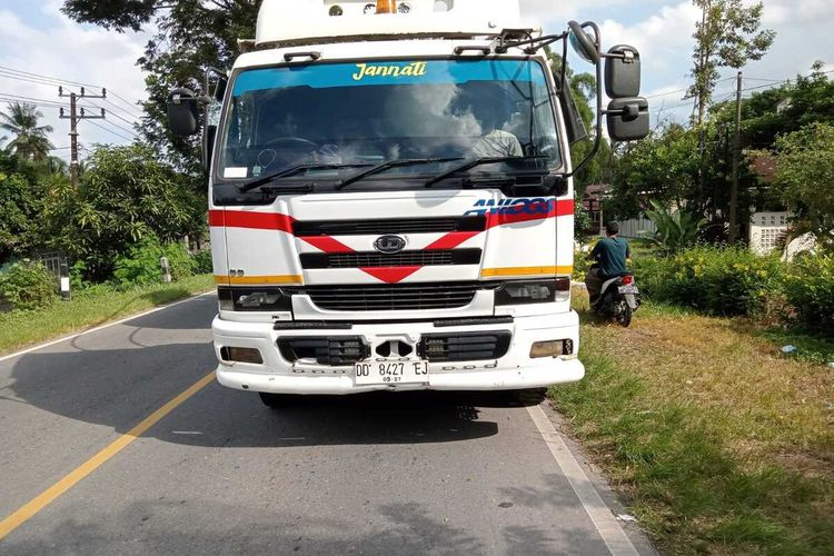 Kecelakaan yang melibatkan sepeda motor dan truk terjadi di Jalan Trans Sulawesi, Desa Lampuawa, Kecamatan Sukamaju, Kabupaten Luwu Utara, Sulawesi Selatan, Selasa (18/6/2024) sekitar pukul 14.00 Wita.