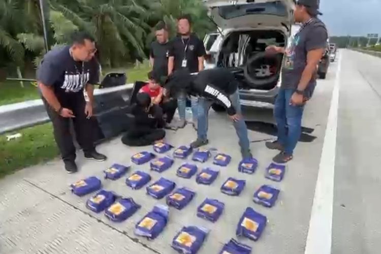 Sembunyikan 24 Kg Sabu di Dinding Mobil, Pria Ditangkap usai Kejar-kejaran di Tol Kisaran