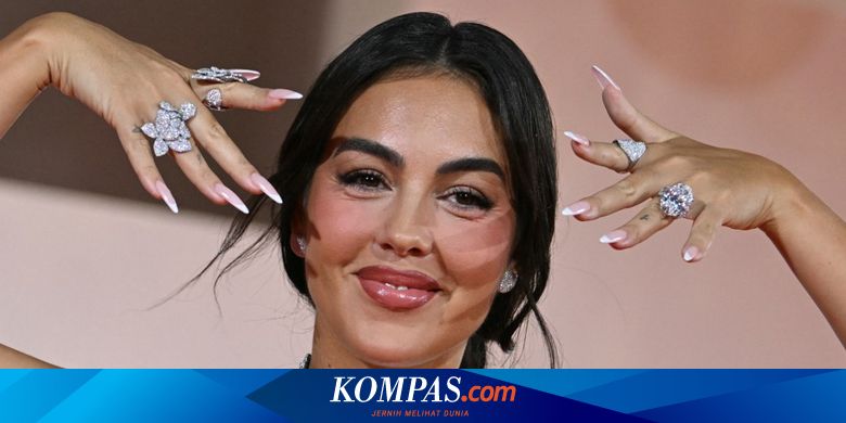 Georgina Rodriguez Pamer Cincin Tunangan dengan Cristiano Ronaldo di Venice Film Festival 2025