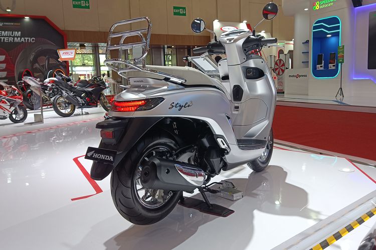 Honda Stylo 160 Silver Style