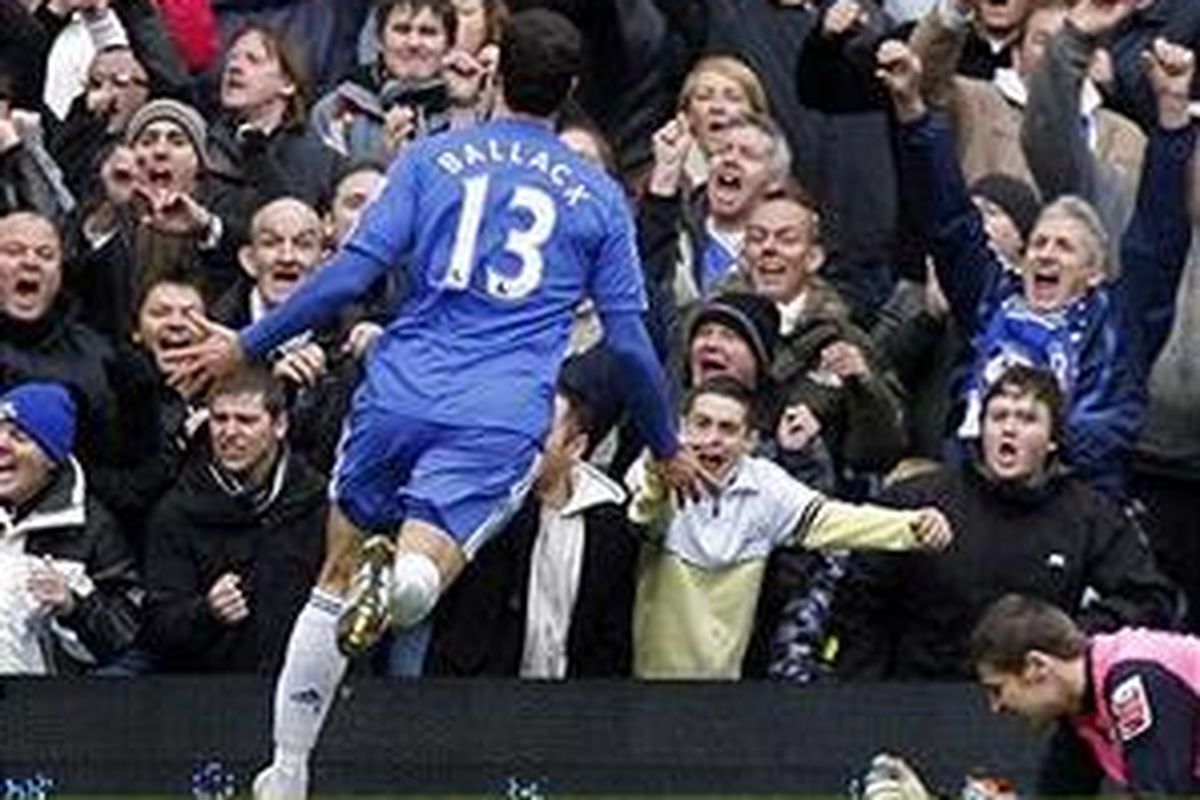 Michael Ballack ketika masih berkostum Chelsea.