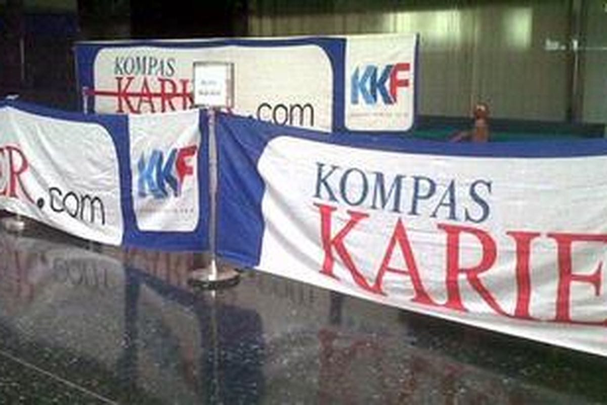 Kompas Karier Fair (KKF) 2012 Medan siap digelar, Rabu (21/11/2012). Seluruh stand telah siap menerima ribuan job seeker, panitia juga menyiapkan area registrasi agar suasana menjadi tertib dan nyaman.