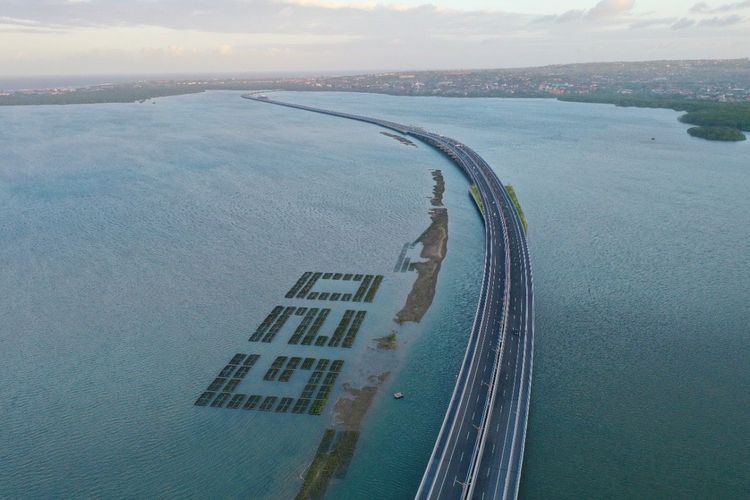 Jalan Tol Bali-Mandara selesai dipercantik jelang event G20 di Bali pada November 2022.