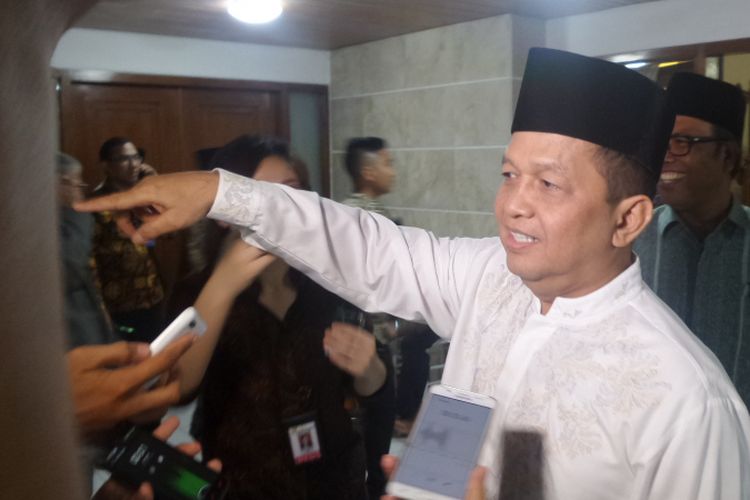 Mantan Ketua Umum PAN Sutrisno Bachir seusai acara buka bersama di kediaman dinas Ketua MPR RI Zulkifli Hasan di kawasan Widya Chandra, Jakarta Selatanz Jumat (2/5/2017).