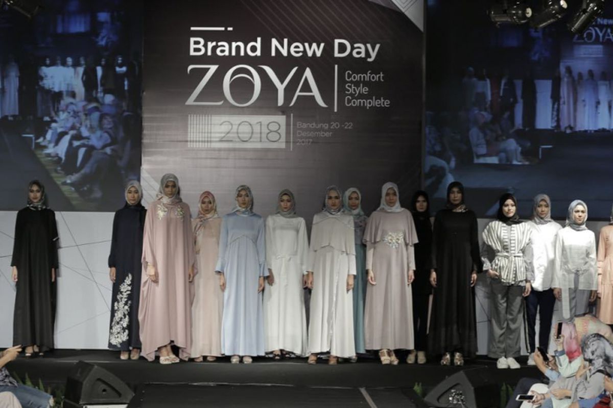 Koleksi busana muslim Zoya 2018.