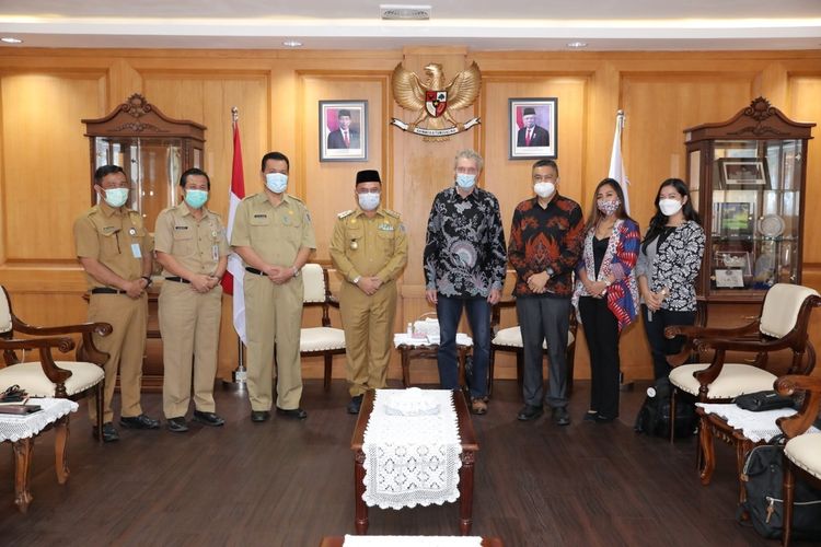 Tim Thorcon International menggelar pertemuan di kantor gubernur Kepulauan Bangka Belitung, Selasa (20/4/2021).