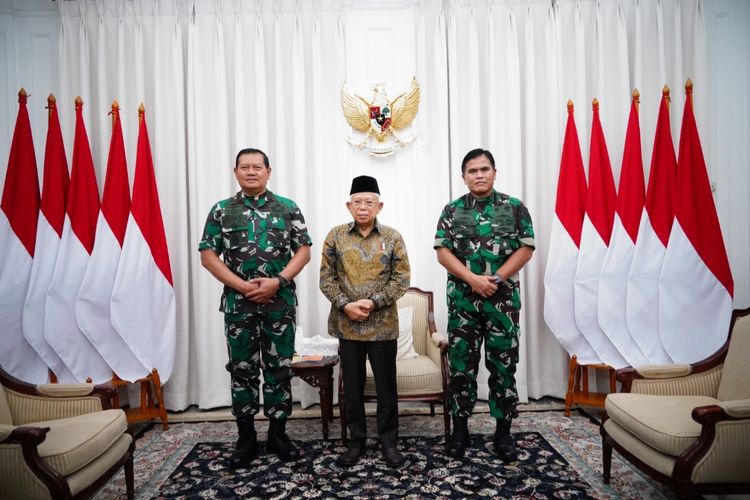 Panglima TNI Laksamana Yudo Margono bersama KASAL Muhammad Ali saat bertemu Wakil Presiden Ma'ruf Amin di Istana Wakil Presiden, Jakarta, Selasa (3/1/2023).