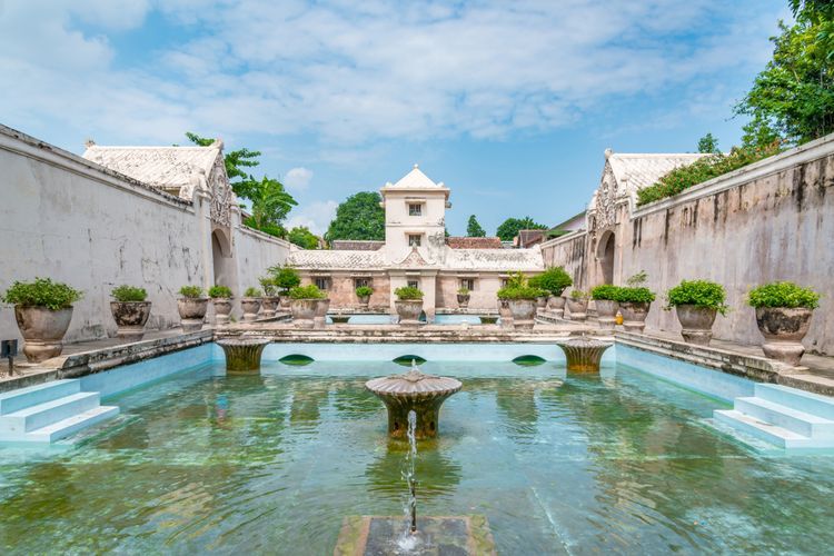 Taman Sari, salah satu tempat bersejarah di Yogyakarta. 