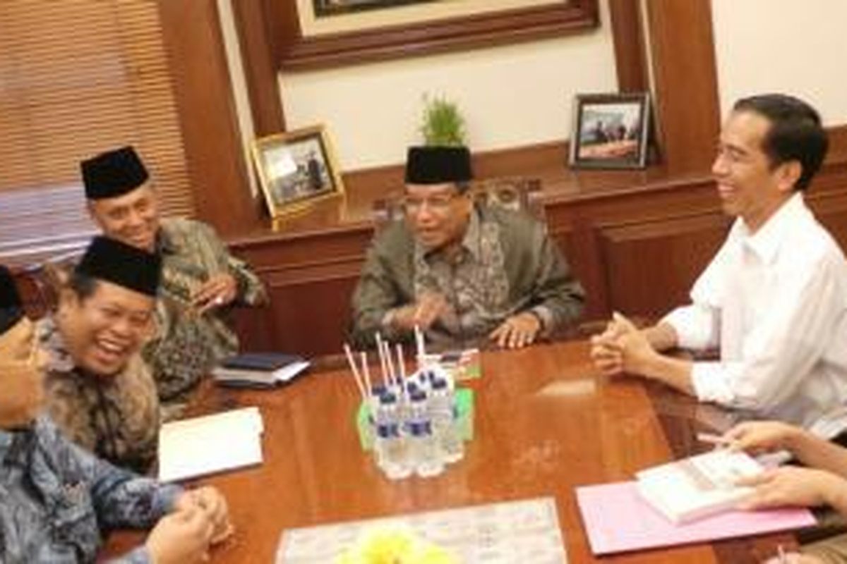 Gubernur Jakarta Joko Widodo bertemu Pengurus Besar Nahdlatul Ulama di kantor PBNU, Rabu (7/1/2014).