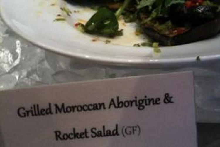Kata 'Aborigin' dalam menu makanan ini seharusnya ditulis 'aubergine' yang artinya adalah terong.