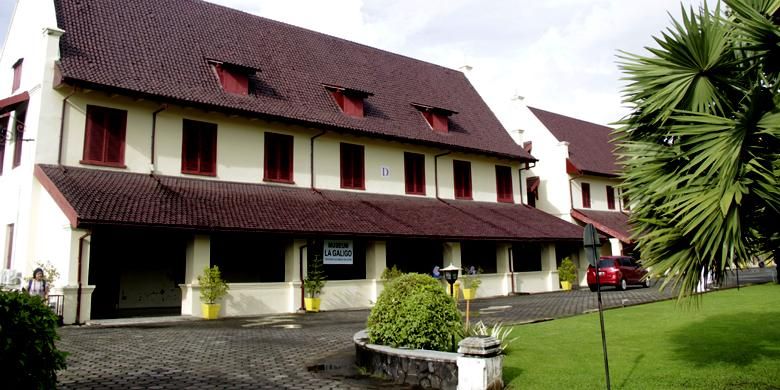 Bangunan Museum La Galigo di dalam Benteng Fort Rotterdam, Kota Makassar, Sulawesi Selatan, Rabu (11/2/2015). Museum ini menawarkan koleksi museum seperti perjalanan sejarah Benteng Ujung Pandang, lukisan prasejarah, alat batu prasejarah, koleksi kerajaan-kerajaan yang ada di Sulawesi Selatan