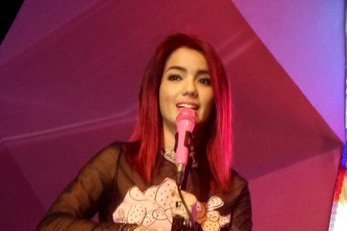 Sheila Marcia tampil dalam Konser 1.000 Band, Pekan Raya Indonesia di Indonesia Convention Exhibition (ICE), BSD City, Tangerang Selatan, Banten, Jumat (28/10/2016).