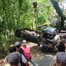 Mobil Pikap Angkut Dekorasi Pernikahan Masuk Sungai, 1 Balita Tewas 