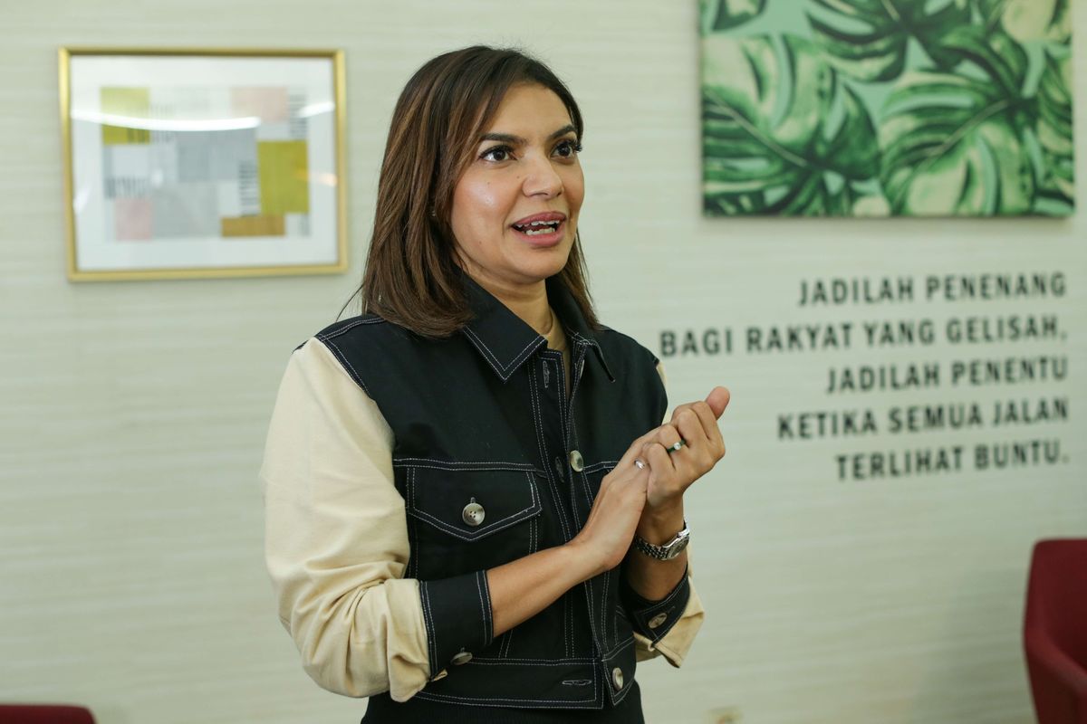 Pendiri Narasi TV, Najwa Shihab di sela-sela wawancara program Beginu di Kantor Redaksi Narasi TV, Jakarta, Selasa (7/12/2021).
