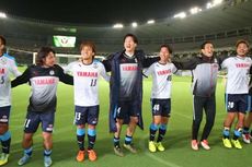 Di Liga Jepang 2 Ada Foto Wajah Suporter di Bendera