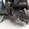 Apa Benar, Mematikan Mesin Motor Pakai Standar Samping Bikin Aki Soak?
