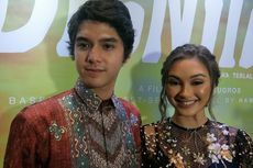 Kata Al Ghazali dan Caitlin Halderman soal Adegan Mesra di Film Dignitate