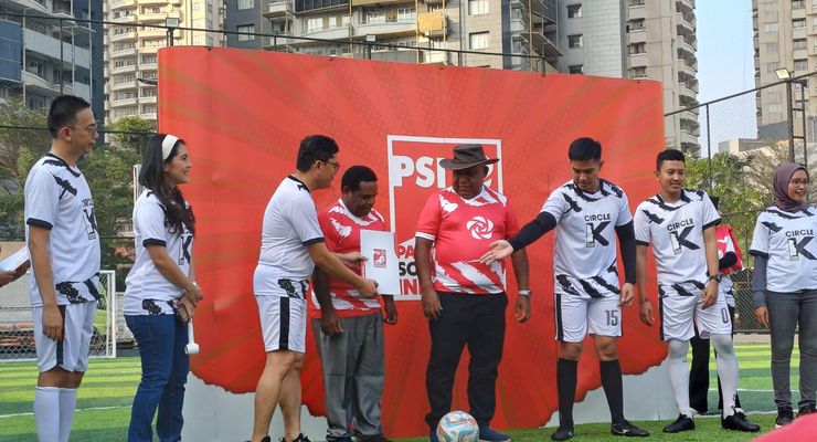 Beri Rekomendasi Dukungan PSI, Kaesang Pakaikan Jersei ke 15 Bakal Calon Kepala Daerah