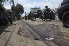 Hujan dan Drainase Buruk Bikin Jalan Akses Menuju Jakarta dari Kranji Penuh Lubang