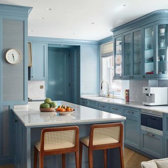 Warna dapur bernuansa biru muda