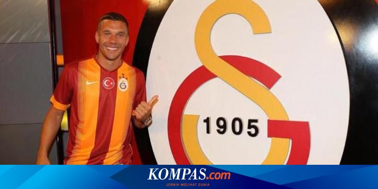 Podolski Resmi Berseragam Galatasaray