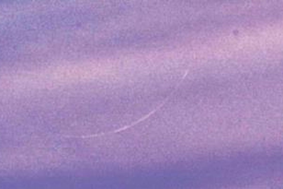 Lengkungan tipis yang merupakan cahaya hilal bulan Syakban 1433 diambil dengan teleskop berdiameter 8 centimeter dari Pantai Pondok Bali, Subang, Jawa Barat, Rabu, 20 Juni 2012 pukul 18.05.58. Umur Bulan saat itu 19 jam 21 menitdengan ketinggian 9,5 derajat. Citra diambil oleh peneliti Observatorium Bosscha, Institut Teknologi Bandung, Dhani Herdiwijaya.  Tipisnya cahaya Bulan meski umur dan tingginya jauh melebihi kriteria penentuan awal bulan Hijriah menunjukkan sulitnya pengamatan hilal. Kekeliruan pengamatan sangat mungkin terjadi jika pengamat tidak melakukan persiapan dan penghitungan dengan matang. 