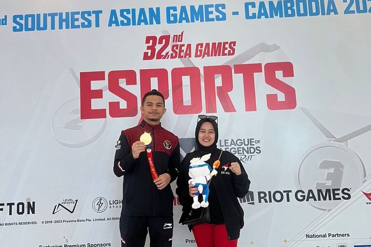 Teuku Muhammad Kausar (Ponbit), Atlet Esport Aceh, yang bergabung dengan Timnas PUBG Mobile INA 2 berhasil meraih medali emas, usai bertahan di posisi pertama pada babak final SEA Games 32 Kamboja 2023.