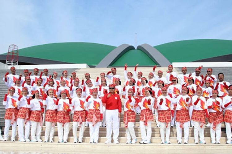 Kontingen MPR siap meriahkan senam massal Poco-Poco untuk menyambut Asian Games XVIII. Kegiatan senam ini bakal diikuti oleh 65.000 peserta. (Dok. MPR)
