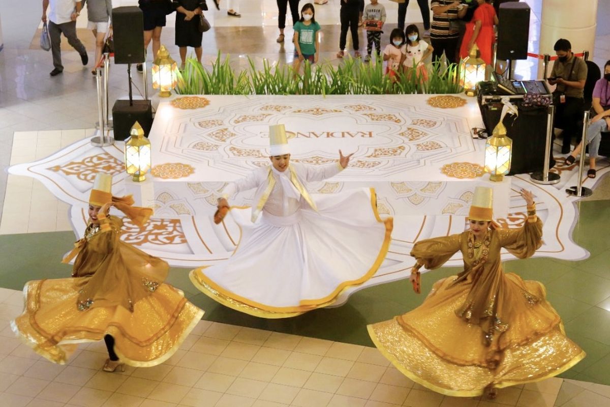 Tari Sufi di Summarecon Mall Kelapa Gading, Senin (11/4/2022)