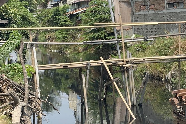 2 Tahun Mangkrak, Jembatan Kayu di Tegal Alur Jakbar Akan Diganti Jembatan Baja Sementara