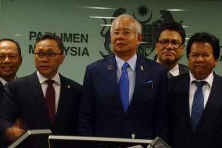 Ketua MPR Zulkifli Hasan bertemu Perdana Menteri Malaysia Najib Razak di Gedung Parlemen Malaysia, Kuala Lumpur, Selasa (24/5/2016).