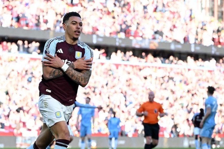 Gelandang Aston Villa asal Inggris #27 Morgan Rogers merayakan gol pembukapada laga Liga Inggris antara Aston Villa dan Nottingham Forest di Villa Park di Birmingham, Inggris bagian tengah pada tanggal 5 April 2025.