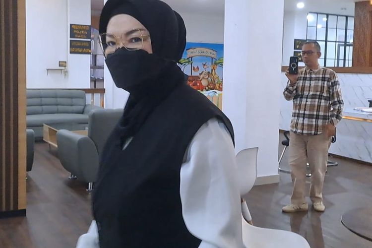 Bupati Sukoharjo Etik Suryani Terjaring OTT KPK, Diduga Peras Perangkat Daerah