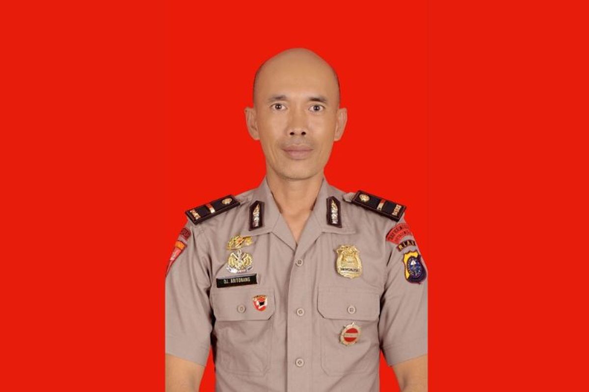 Pasi Provos Batalyon B Pelopor Satuan Brimob Polda Riau, Donald Junus Halomoan.