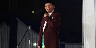 Menag Nasaruddin Umar Gagas Gerakan Sepekan Sekali Bersarung
