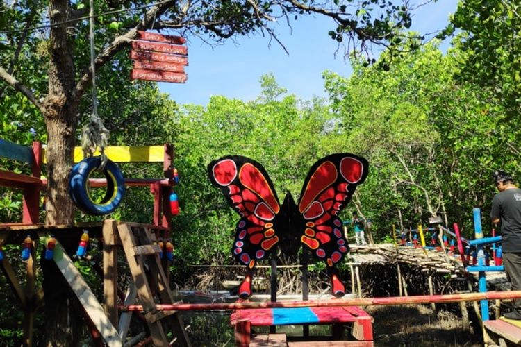 Wisata Hutan Mangrove Donggala, Sulawesi Tengah.