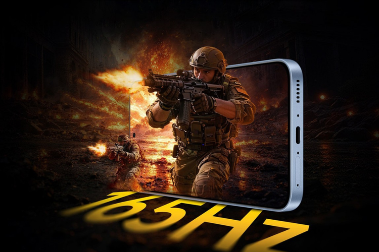 iQoo Z11 mengusung panel AMOLED datar (flat) berukuran 6,83 inci dengan resolusi Full HD Plus (2.800 x 1.260 piksel) serta refresh rate tinggi 165 Hz.