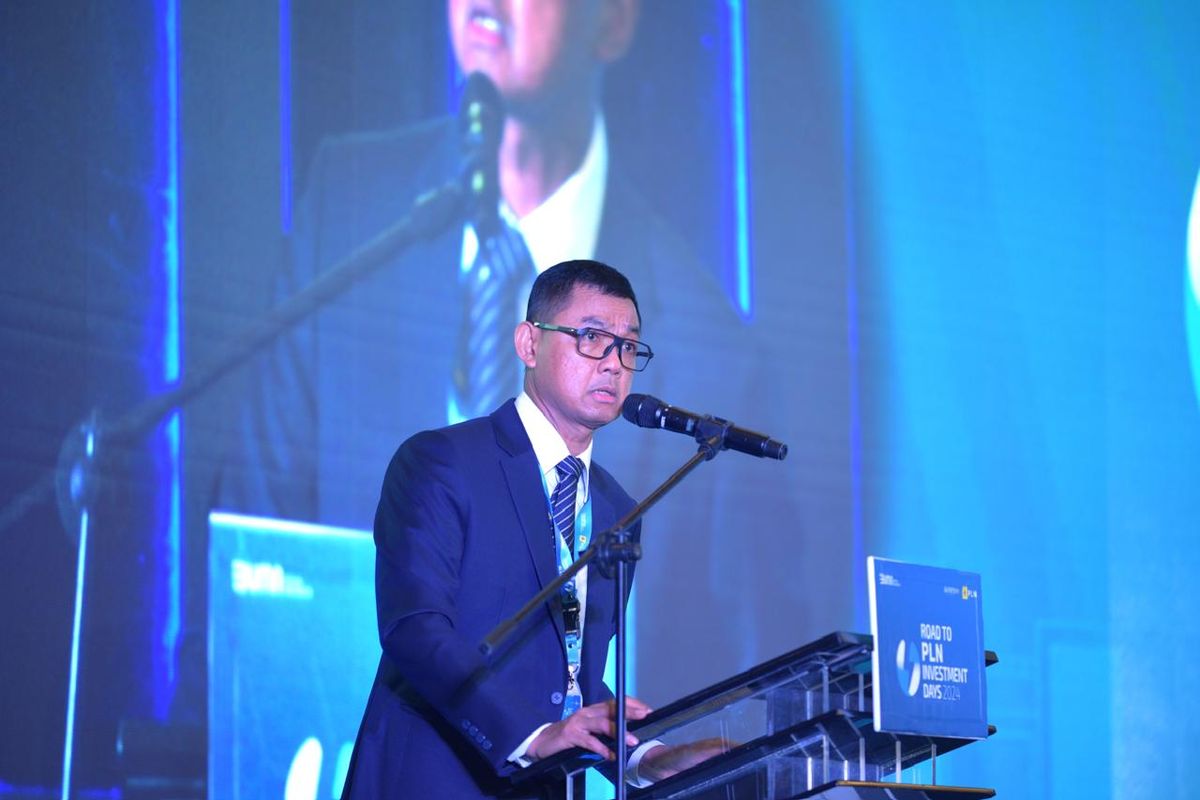 Direktur Utama (Dirut) PT Perusahaan Listrik Negara (Persero) (PLN) Darmawan Prasodjo dalam 2nd Conference Road to PLN Investment Days 2024 dengan tema Accelerating Renewable Energy Development: Opportunities & Challenges in Indonesia di Hotel Mulia, Jakarta Pusat, Selasa (4/6/2024). 
