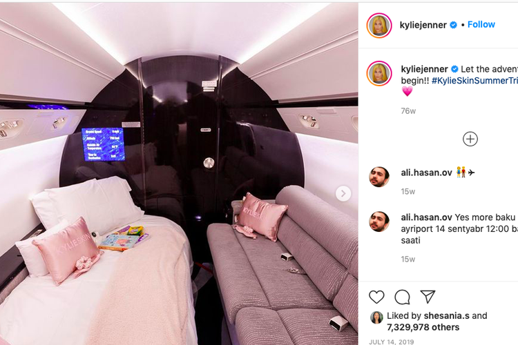 Bagian dalam pesawat jet pribadi milik Kylie Jenner.