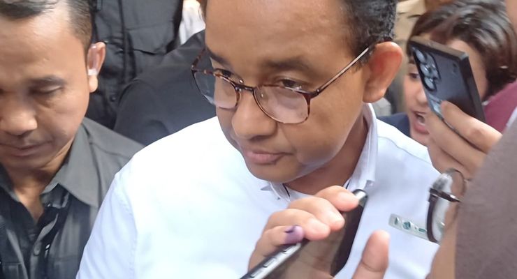 Senyum Anies Saat Tinggalkan Acara Nonton Bareng Quick Count di Sekretariat Timnas Amin