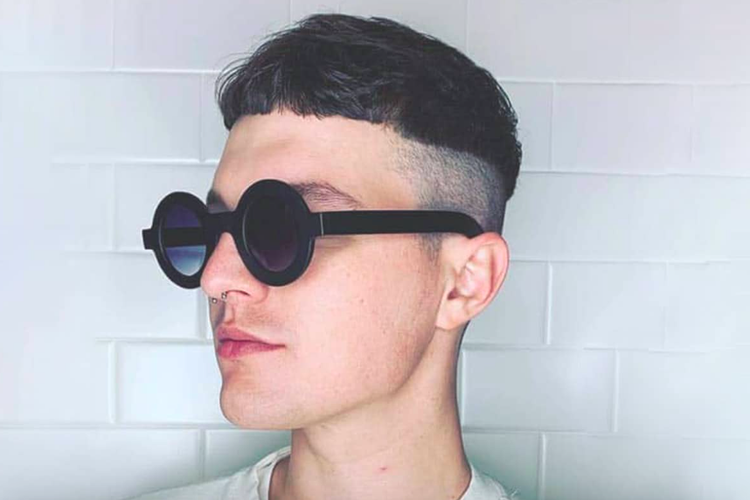Model rambut pria bowl cut with mid fade