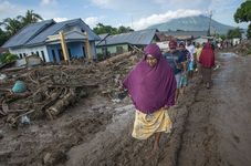 Indonesia Highlights: Death Toll in East Nusa Tenggara Natural Disasters Reach 165 |  Papuan Insurgents Terrorize Schools for Two Days, Kills Two Teachers, Kidnaps Another | Police in Bali Arrest Thre