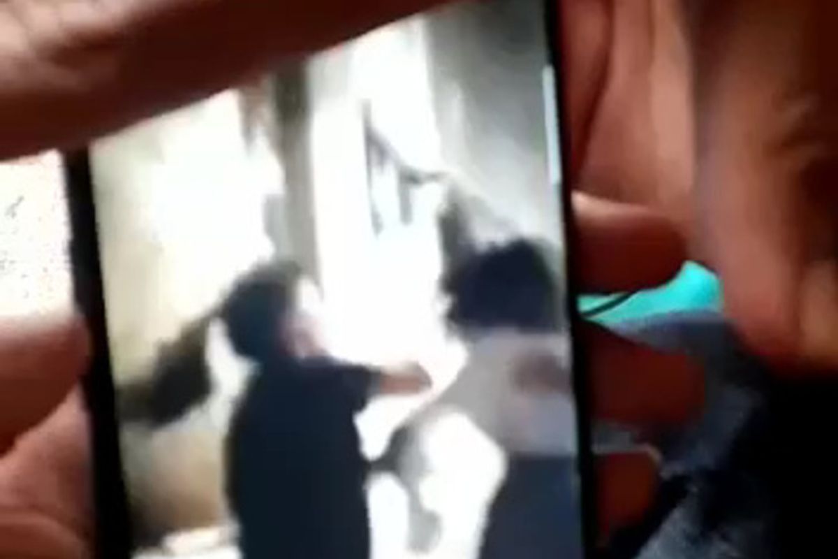 Pihak sekolah SMAN 1 Ciwidey, Kabupaten Bandung, Jawa Barat sebut kejadian perundungan yang dialami oleh muridnya di luar jam sekolah.